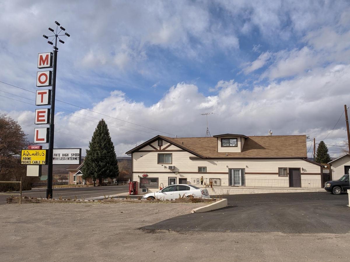 Aquarius Inn Bicknell Екстер'єр фото
