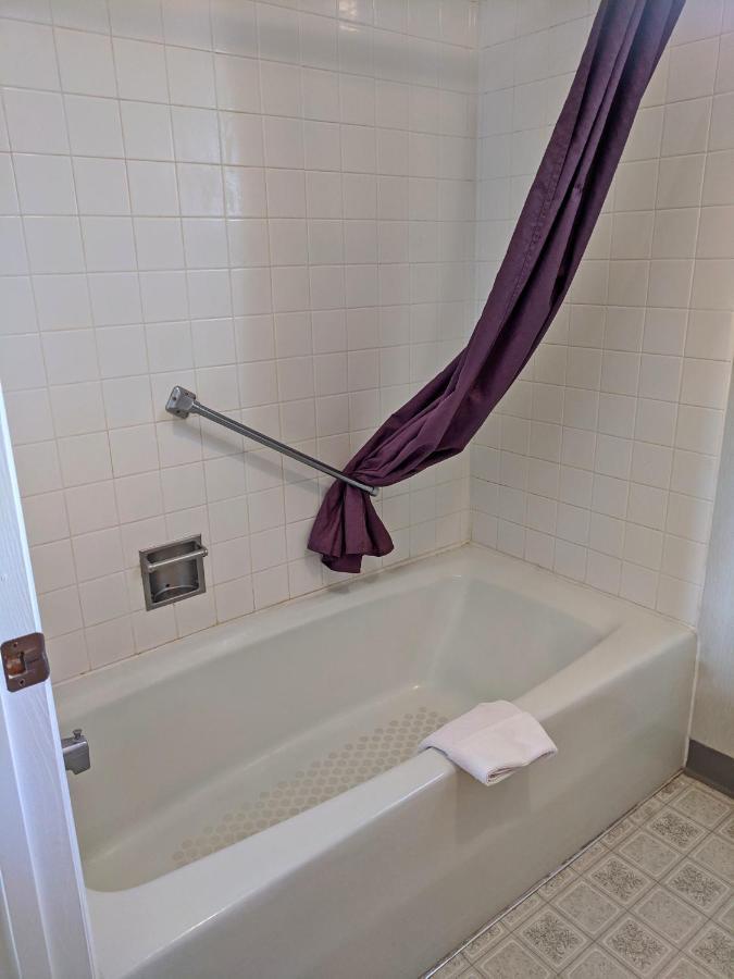 Aquarius Inn Bicknell Екстер'єр фото
