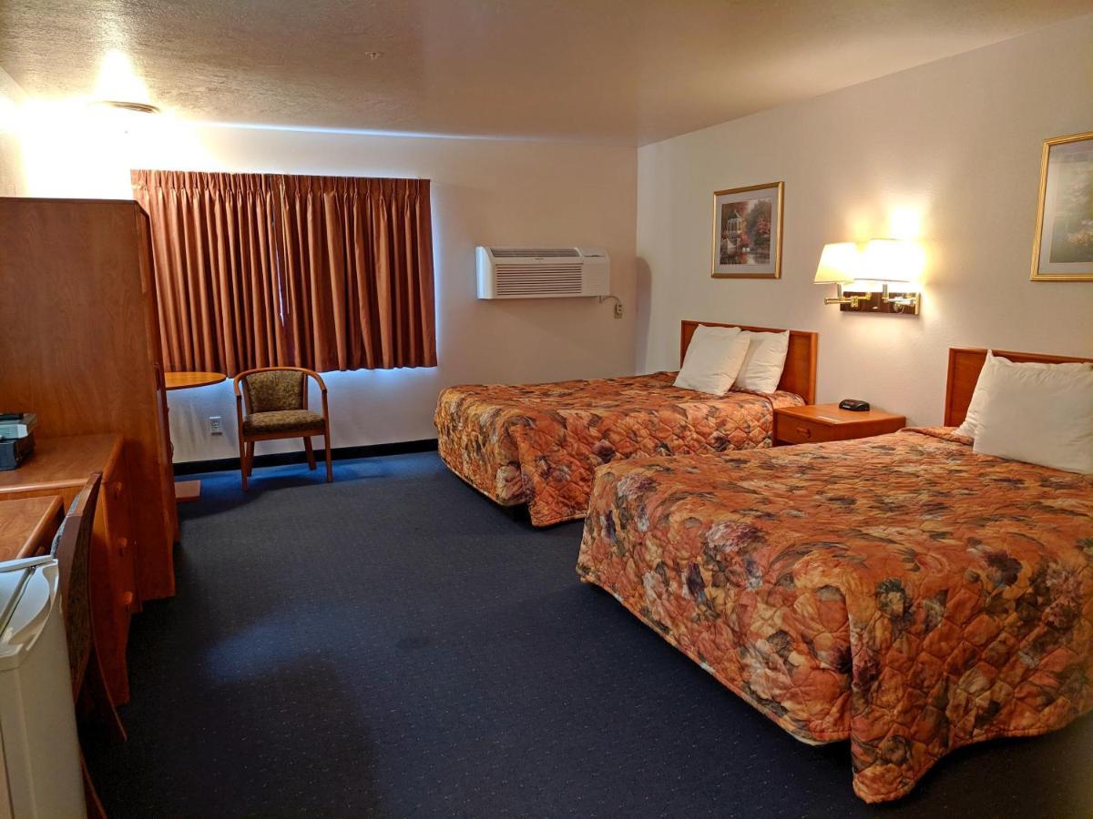 Aquarius Inn Bicknell Екстер'єр фото