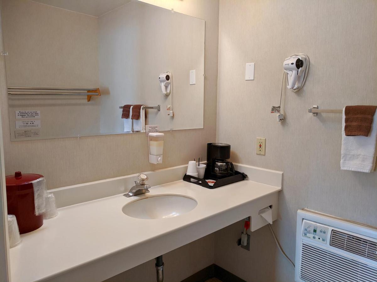 Aquarius Inn Bicknell Екстер'єр фото