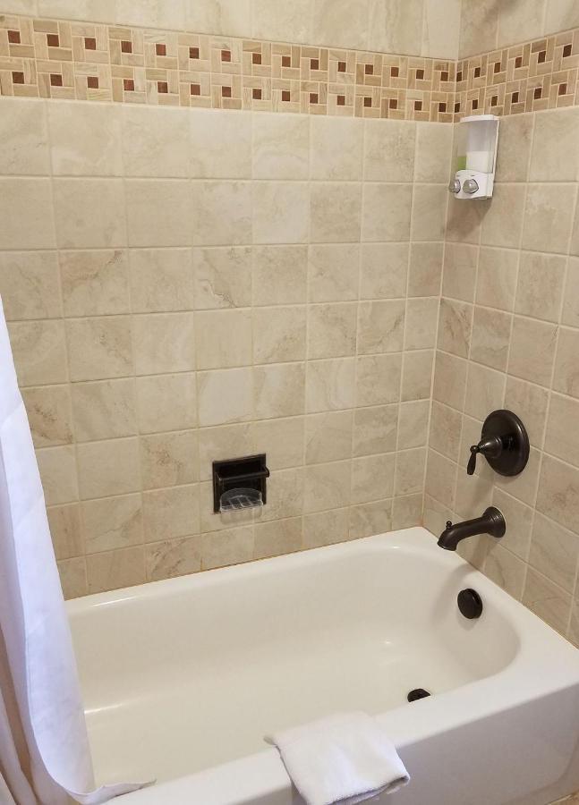 Aquarius Inn Bicknell Екстер'єр фото
