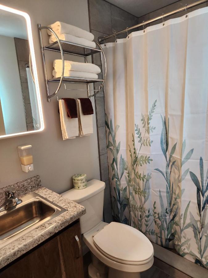 Aquarius Inn Bicknell Екстер'єр фото
