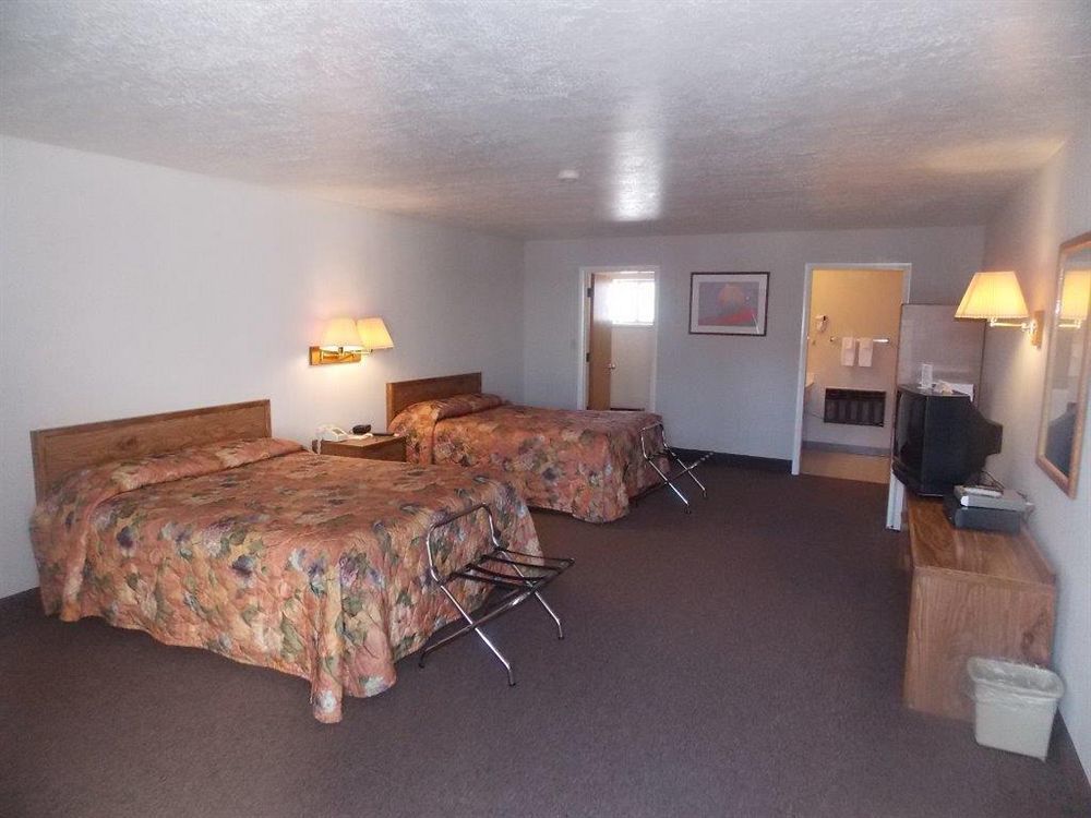Aquarius Inn Bicknell Екстер'єр фото