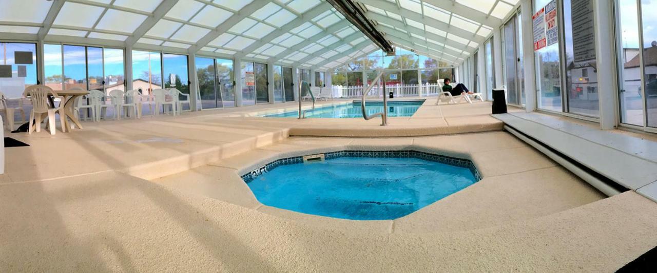 Aquarius Inn Bicknell Екстер'єр фото
